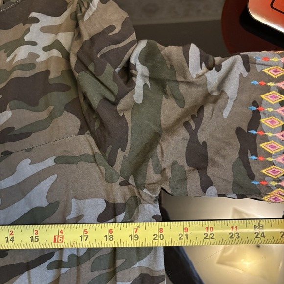 Savannah Jane Blouse Camo Embroidered Tunic Boho Vibrant Country M Rayon - Picture 5 of 6